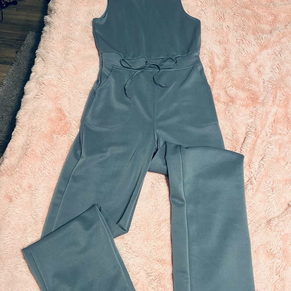 Elegant Sleeveless Jumpsuit in Blue